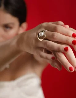 Majorica Anillo Con Perla Petra En Acero Dorado| Anillos Grandes