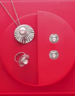 Majorica Anillo Le Palm Grande En Acero Con Perla Blanca| Anillos Grandes