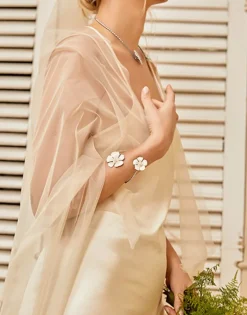 Majorica Brazalete Novia Santorini Bianco Ajustable Con Flores Nacaradas Y Perlas| Brazaletes Rígidos