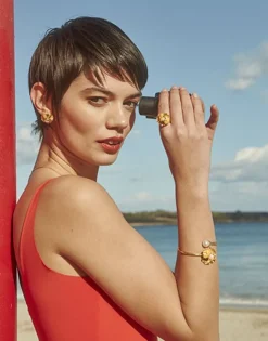 Majorica Brazalete Rigido Con Perlas Redondas Blancas Clavelina| Brazaletes Rígidos