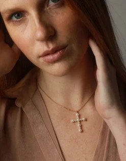 Majorica Colgante Cruz Dorado Con Perla Blanca| Colgante Cadena