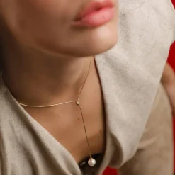 Majorica Collar Aura Ajustable Corto De Acero Dorado| Cadenas Con Perlas