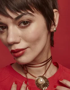 Majorica Pendientes Acero Dorado Le Palm Pequeños Con Perla| Pendientes Cortos