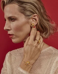 Majorica Pendientes Cortos Clavelina Con Perla Blanca| Pendientes Cortos