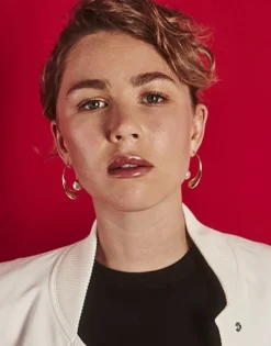 Majorica Pendientes De Aro Juno Con Forma De Gota En Acero Dorado| Pendientes De Aro Con Perlas