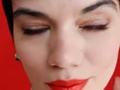 Majorica Pendientes De Aro Pequeños Dorados Feme Con Perlas Y Agatas Verdes| Pendientes De Aro Con Perlas