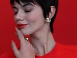 Majorica Pendientes Le Palm En Acero Dorado Con Cierre Omega| Pendientes Cortos