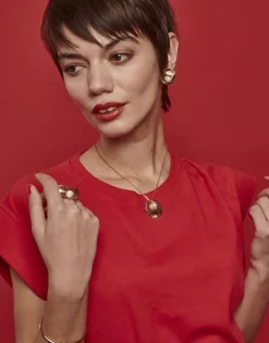 Majorica Pendientes Le Palm En Acero Dorado Con Cierre Omega| Pendientes Cortos