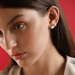 Majorica Pendientes Lyra Dorados Con Perla Blanca 8Mm| Pendientes De Botón