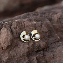 Majorica Pendientes Petra En Acero Dorado| Pendientes Cortos