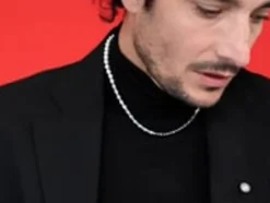 Majorica Pin Le Club Largo Acero Con Logo Y Perla Blanca| Pines Hombre