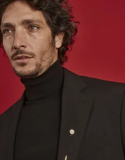 Majorica Pin Le Club Largo Acero Con Logo Y Perla Blanca| Pines Hombre