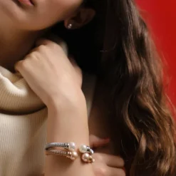 Majorica Pulsera Tender Bano Rosado Perla Salmon| Brazaletes Rígidos